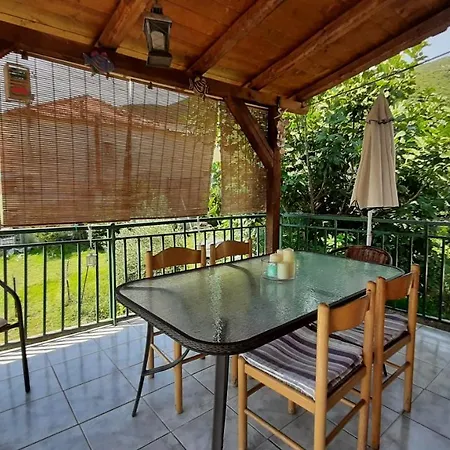 Mama's House Nea Peramos Holiday home *